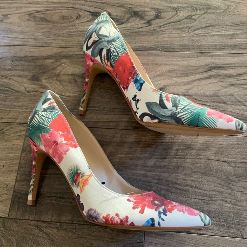 Miami Vibes! Pretty tropical pumps🌴💕